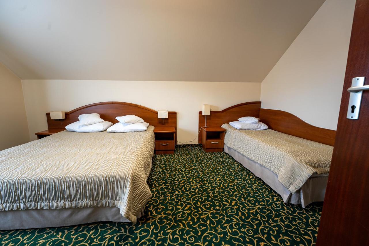 Hotel Szelców Lesko Exterior foto